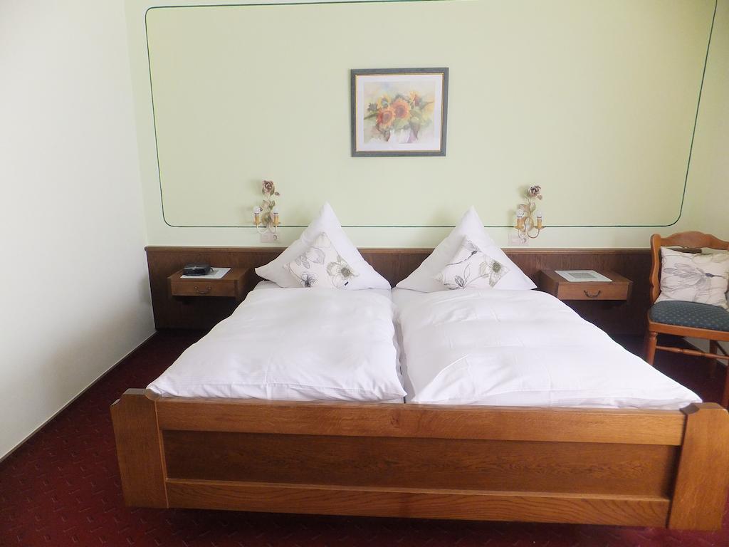 Weinhotel Hubertus Garni Klotten Pokoj fotografie