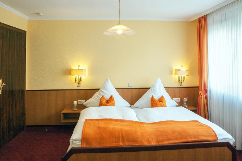 Weinhotel Hubertus Garni Klotten Exteriér fotografie