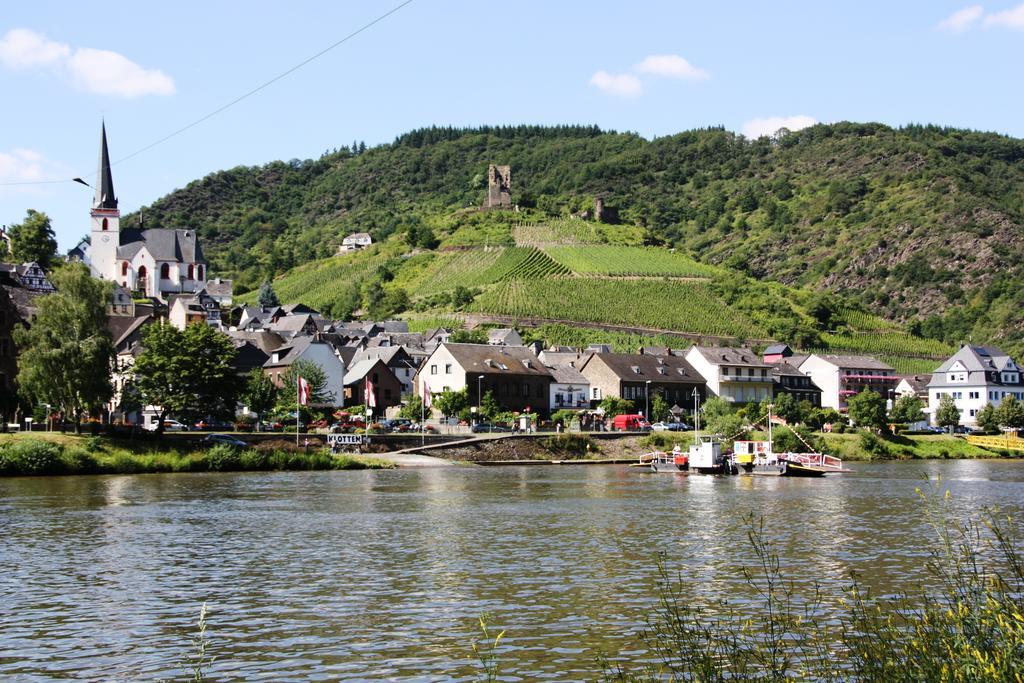 Weinhotel Hubertus Garni Klotten Exteriér fotografie