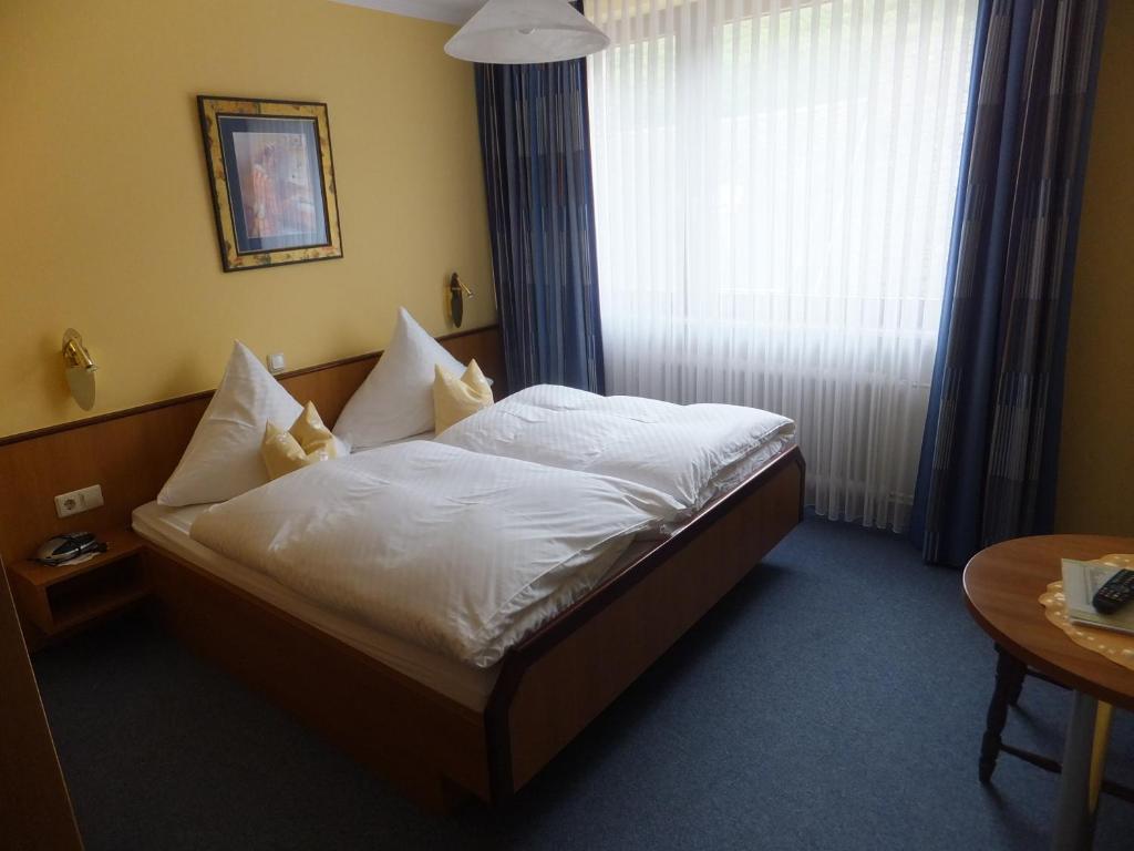 Weinhotel Hubertus Garni Klotten Pokoj fotografie